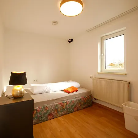 Monteurshaus Im Leipziger Suede Naehe A38 *